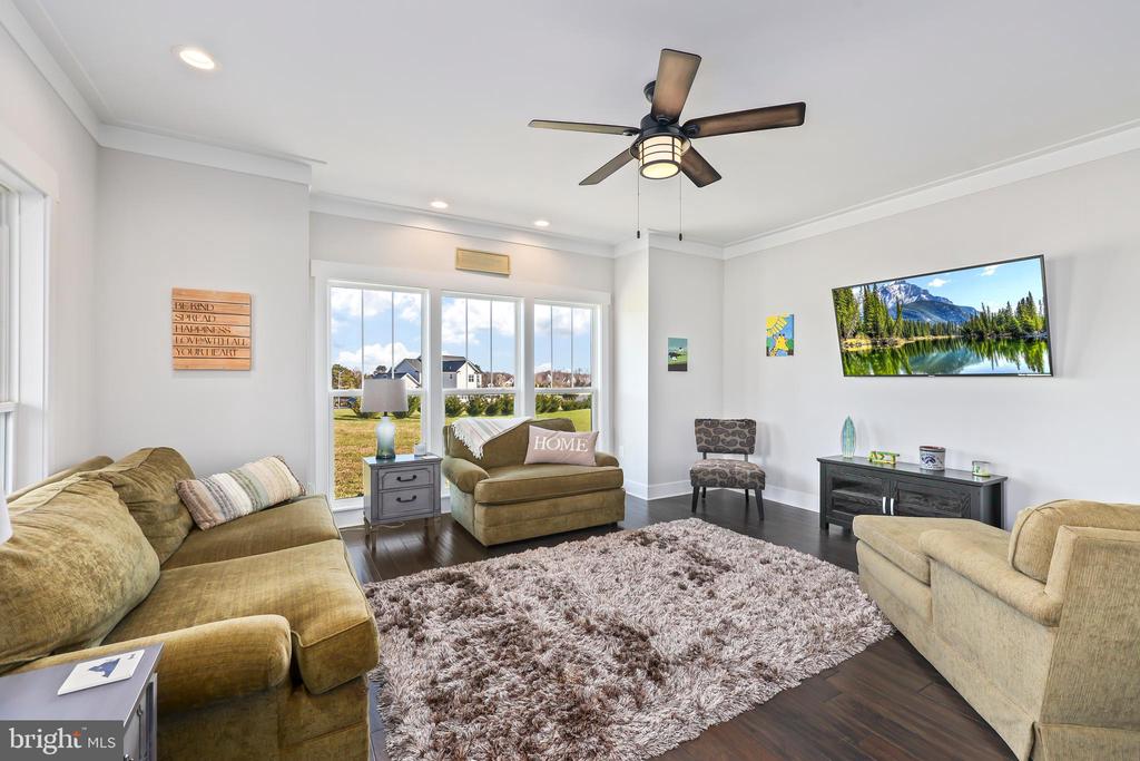 17 Dahlia Ln