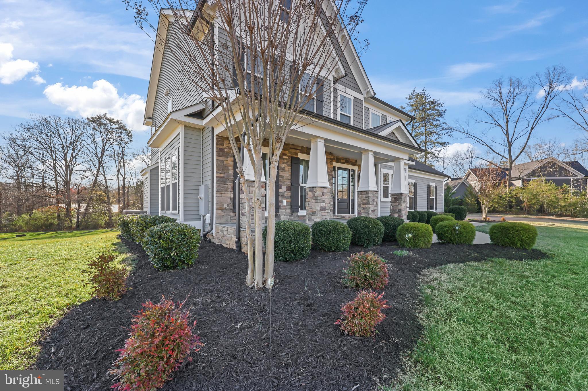 17 Dahlia Ln