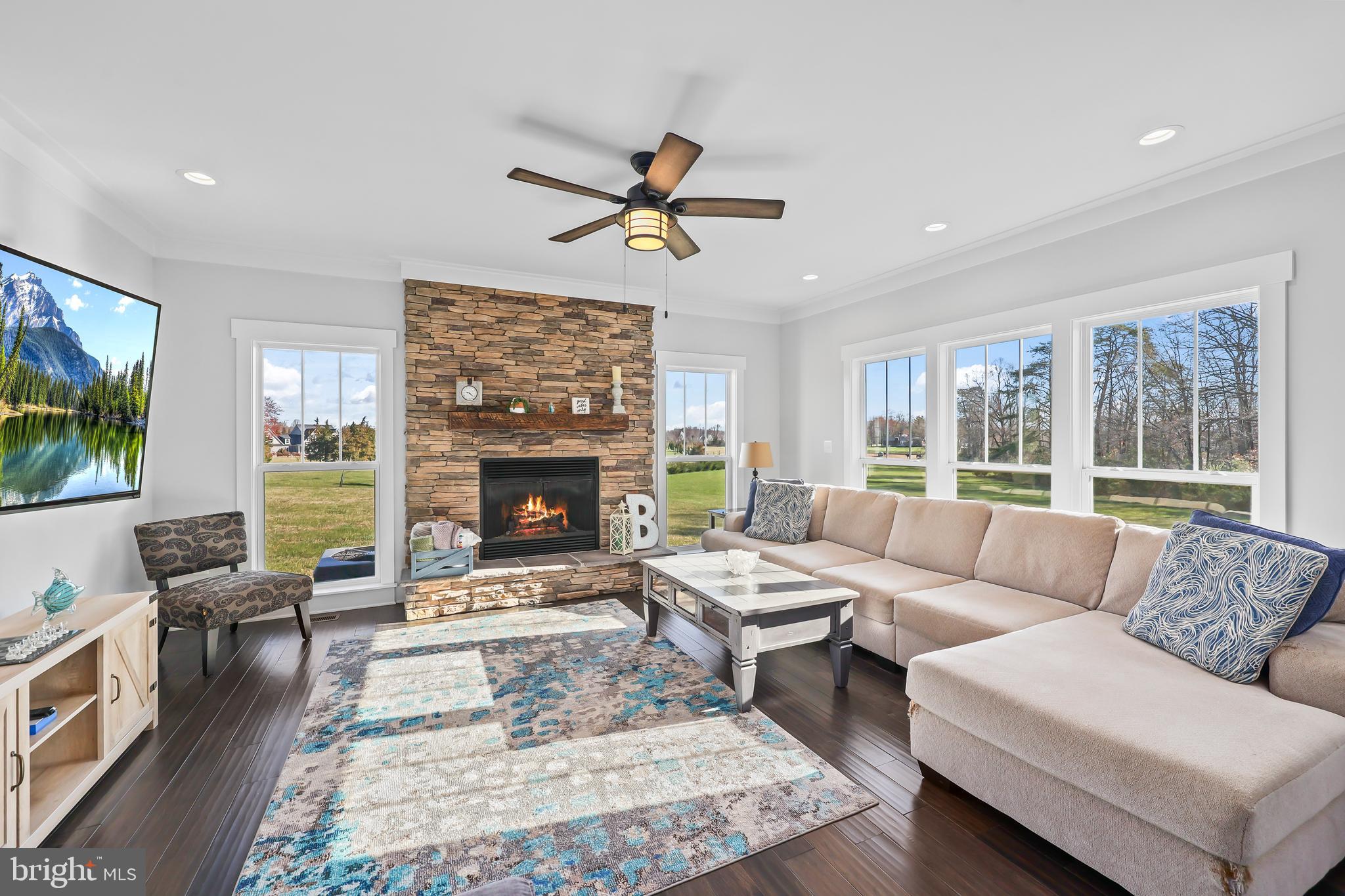 17 Dahlia Ln