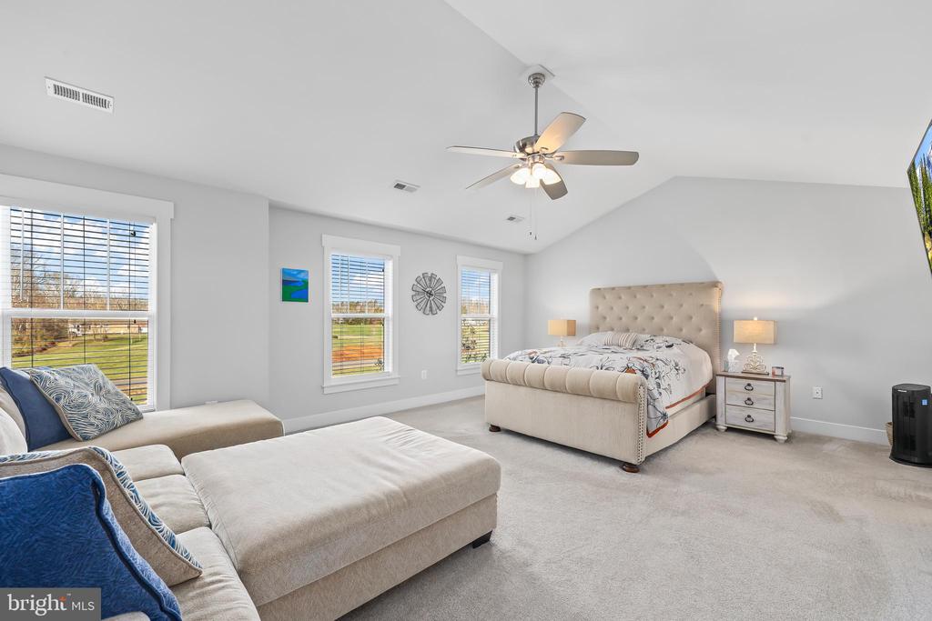17 Dahlia Ln