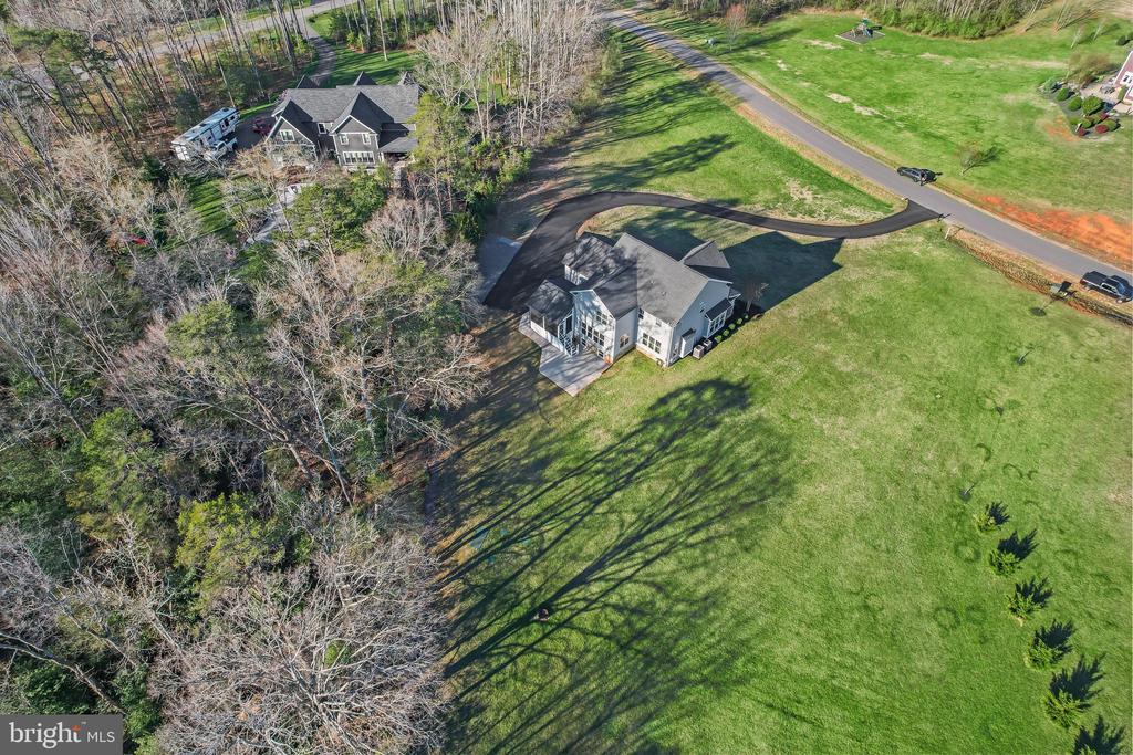 17 Dahlia Ln