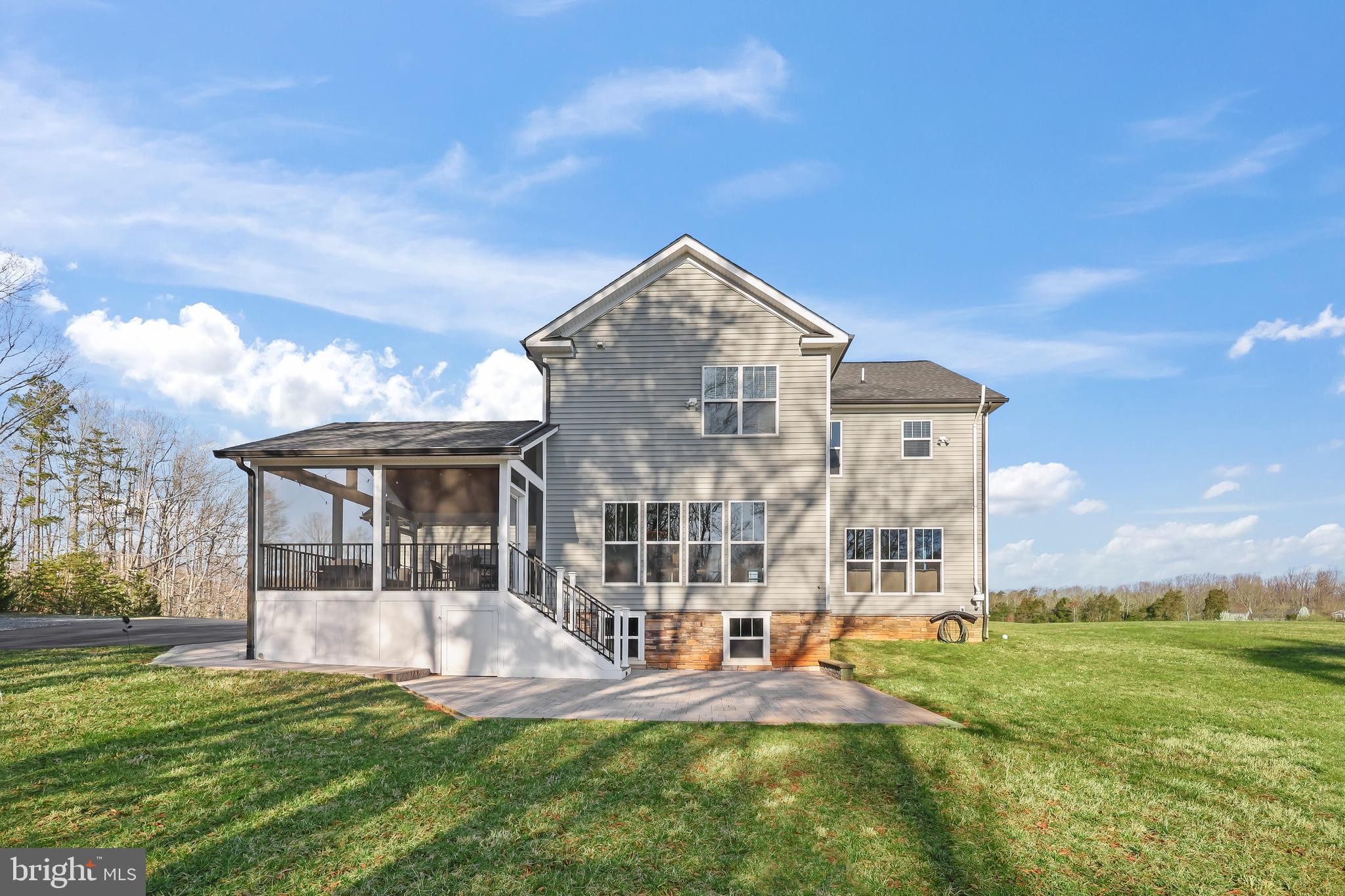 17 Dahlia Ln