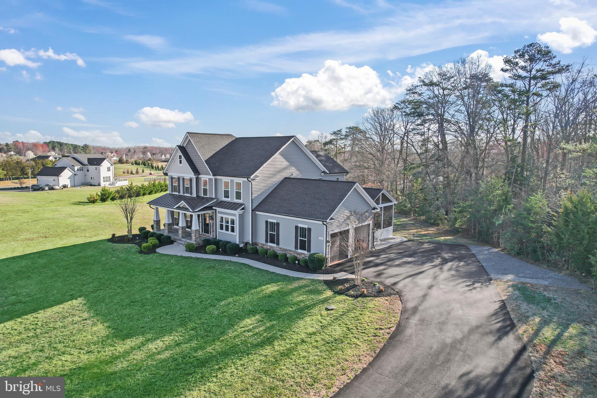 17 Dahlia Ln