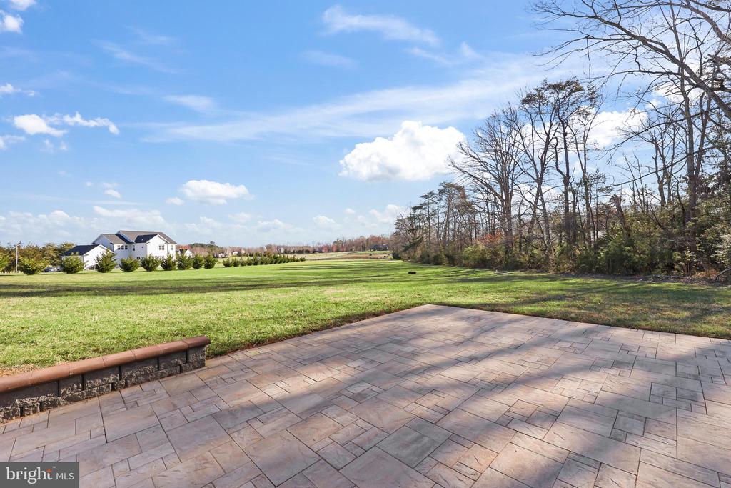 17 Dahlia Ln