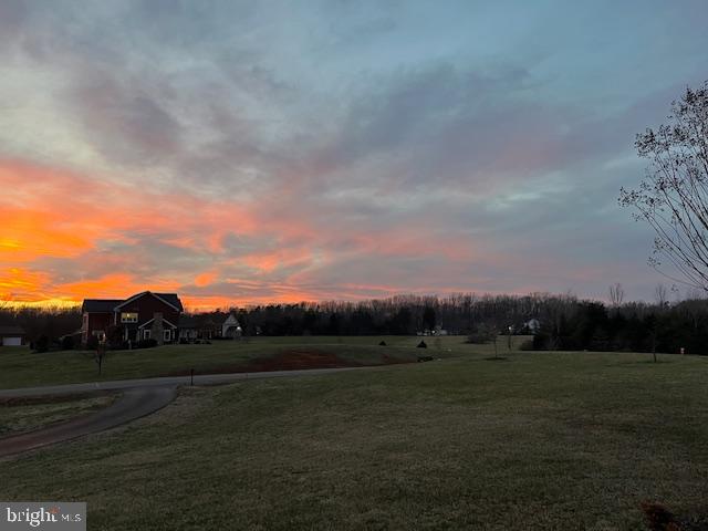 17 Dahlia Ln