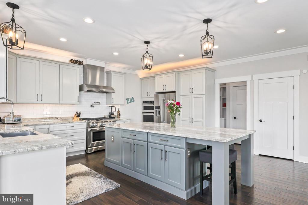 17 Dahlia Ln