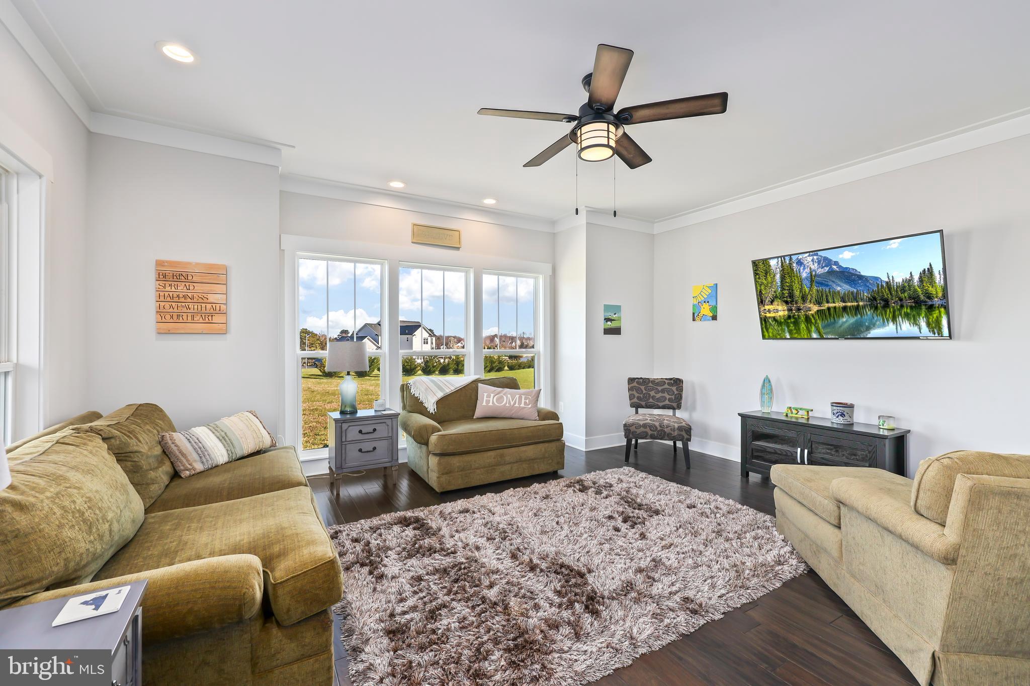 17 Dahlia Ln