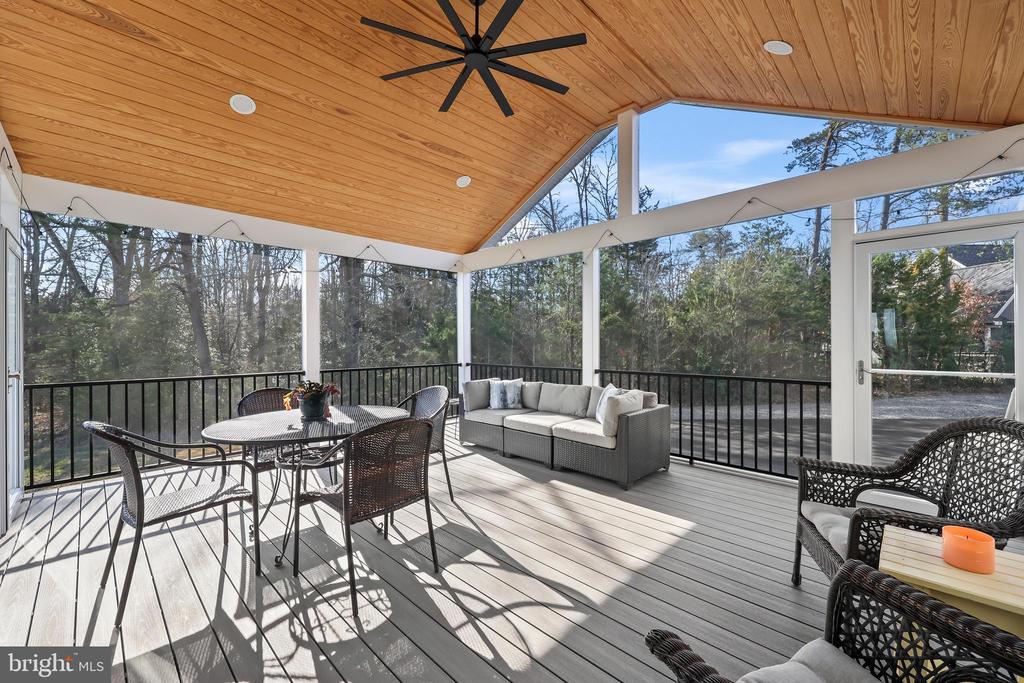 17 Dahlia Ln