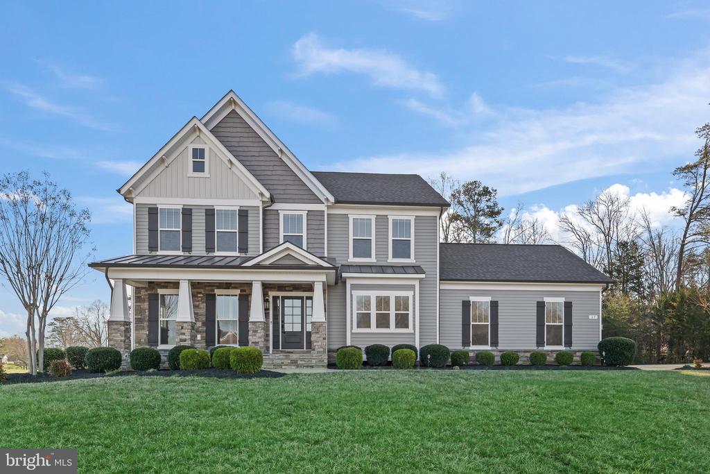 17 Dahlia Ln