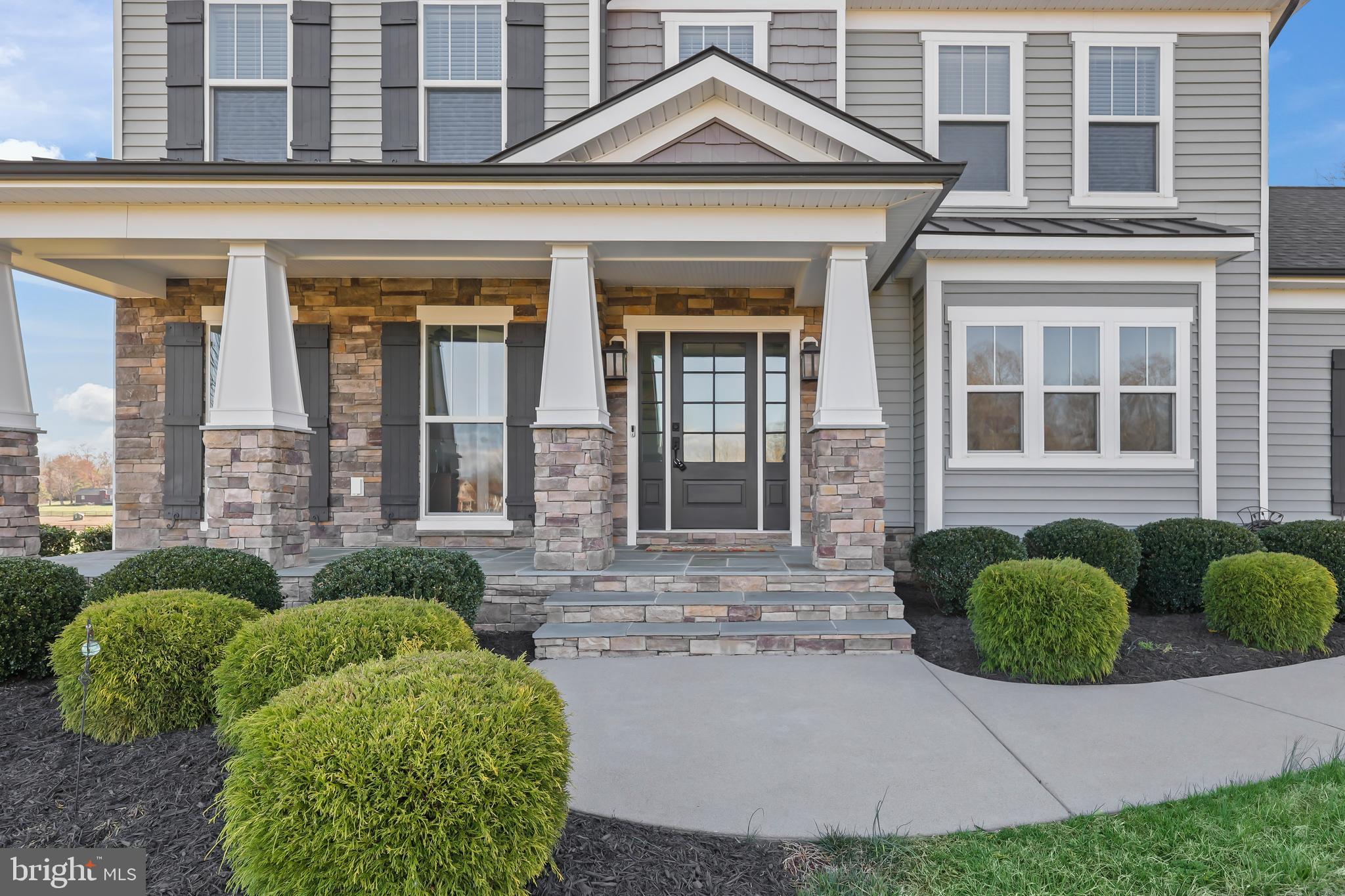 17 Dahlia Ln