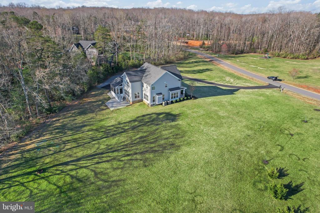 17 Dahlia Ln