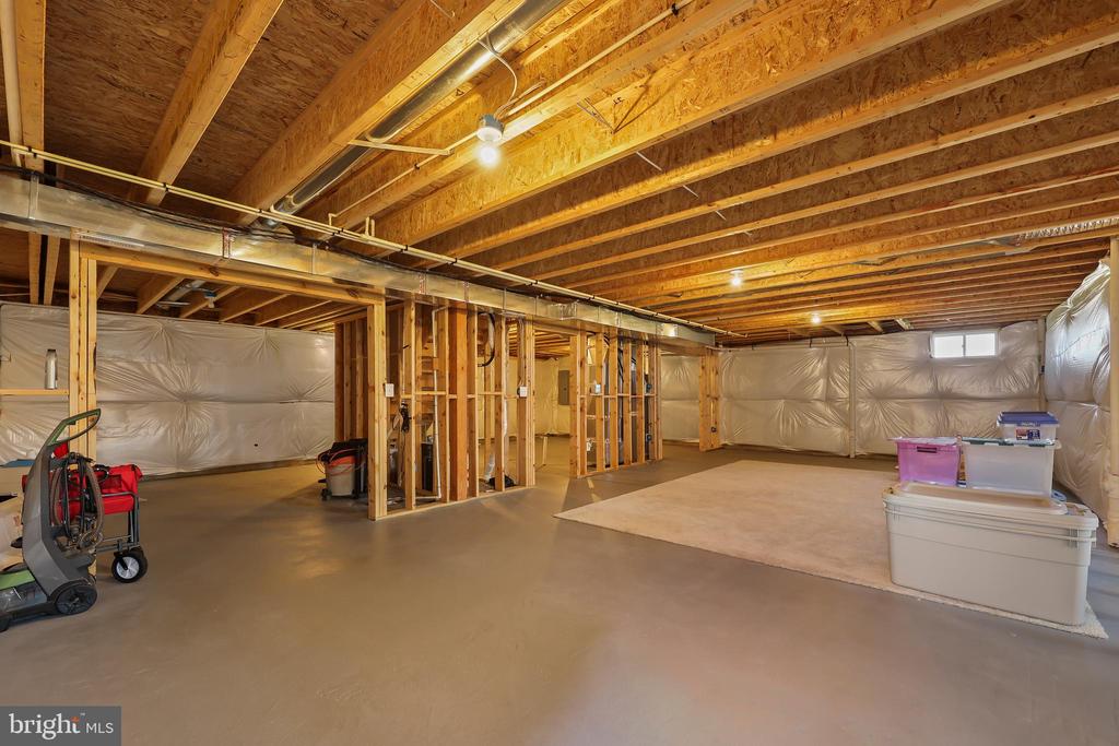17 Dahlia Ln
