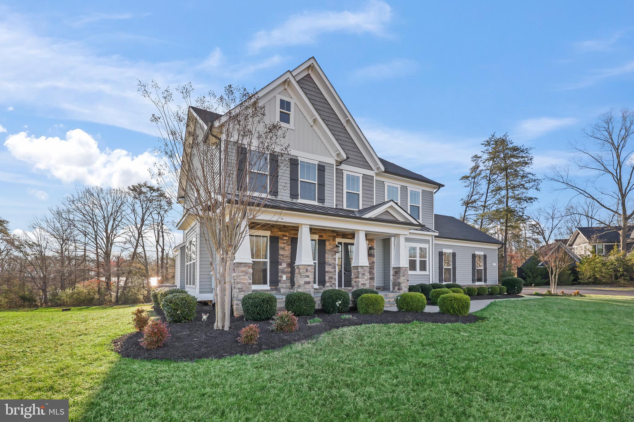 17 Dahlia Ln