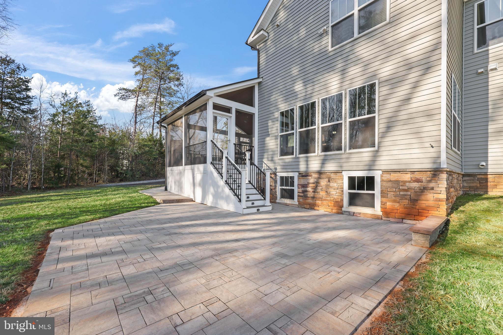 17 Dahlia Ln
