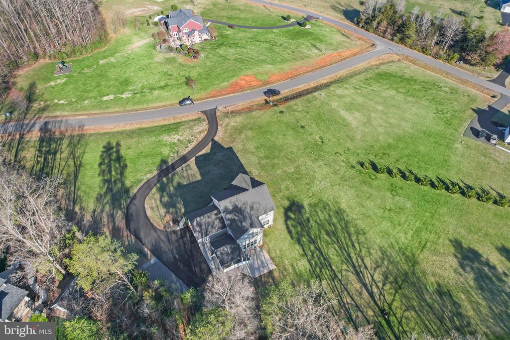 17 Dahlia Ln