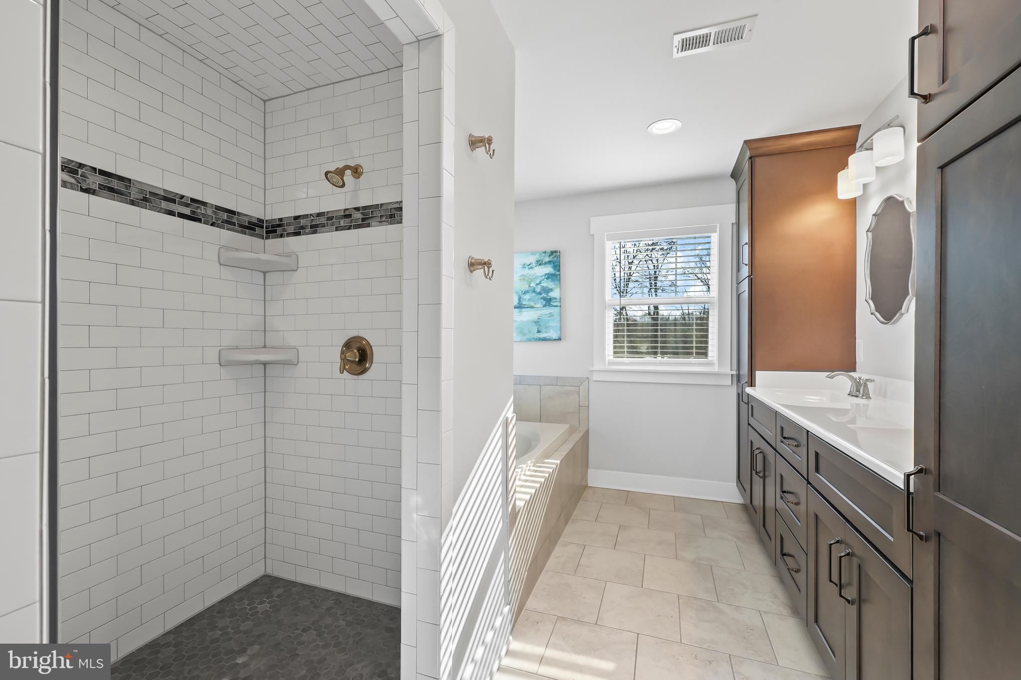 17 Dahlia Ln