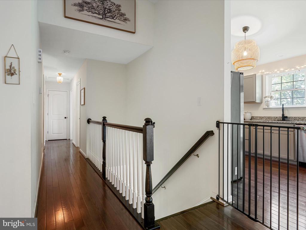 439 WINDY WAY