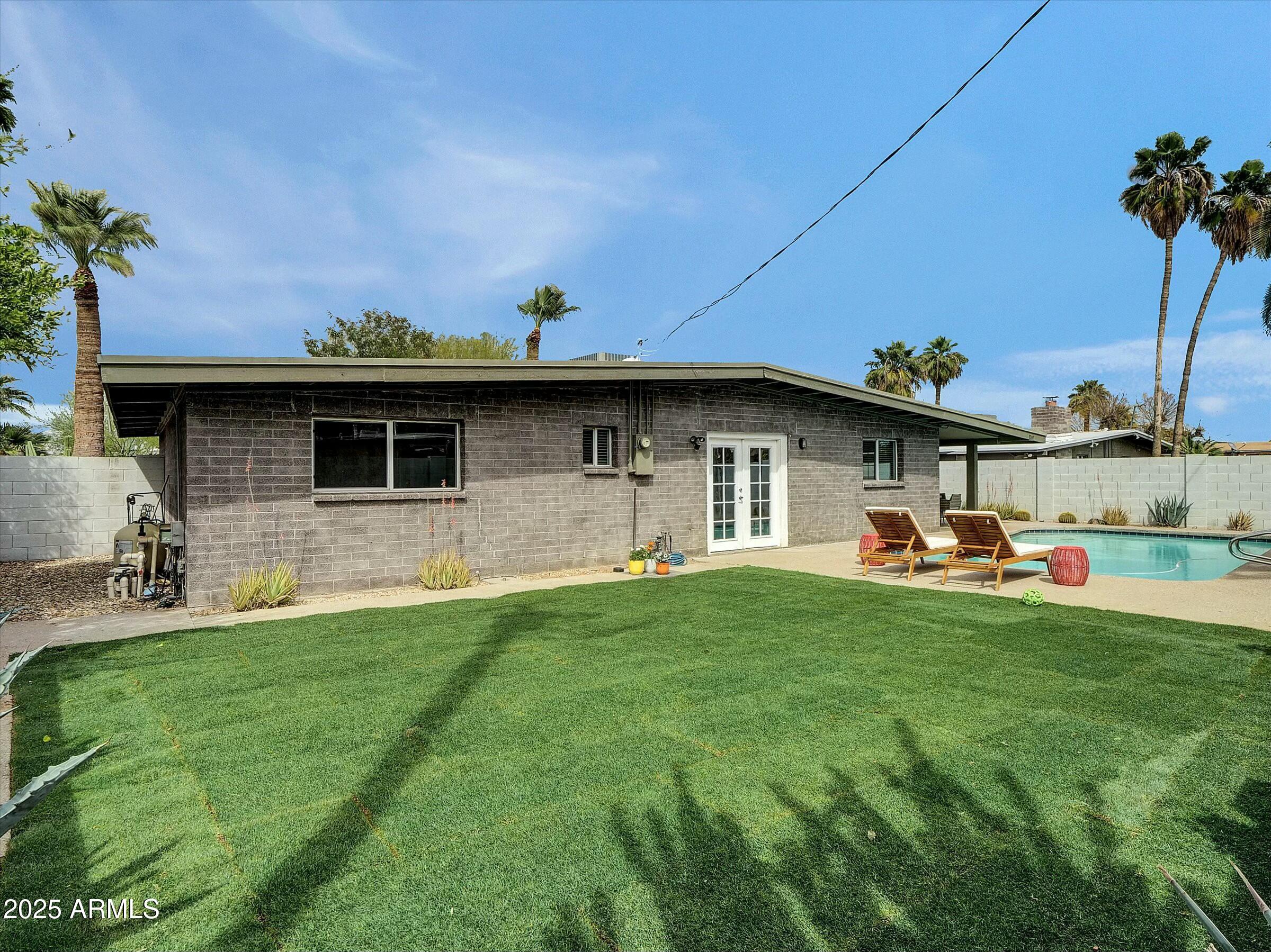 3707 E LAUREL Lane