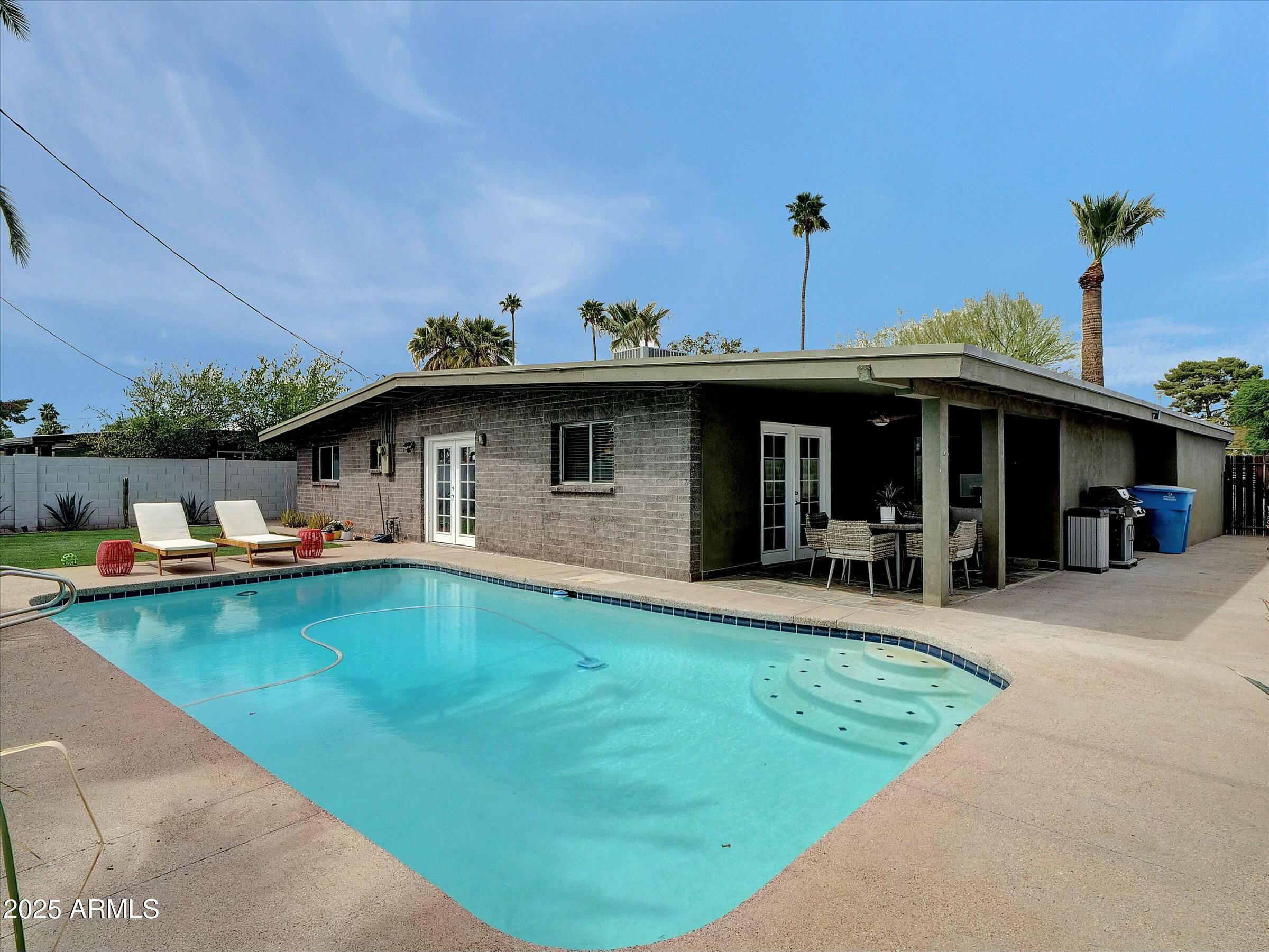 3707 E LAUREL Lane