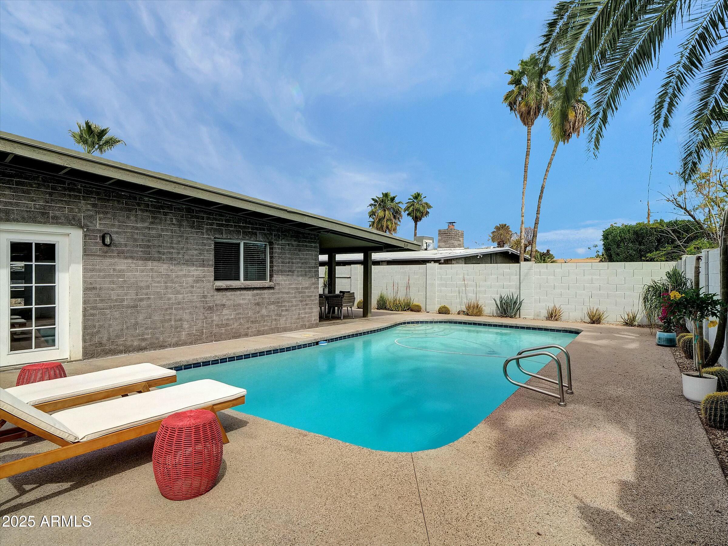 3707 E LAUREL Lane