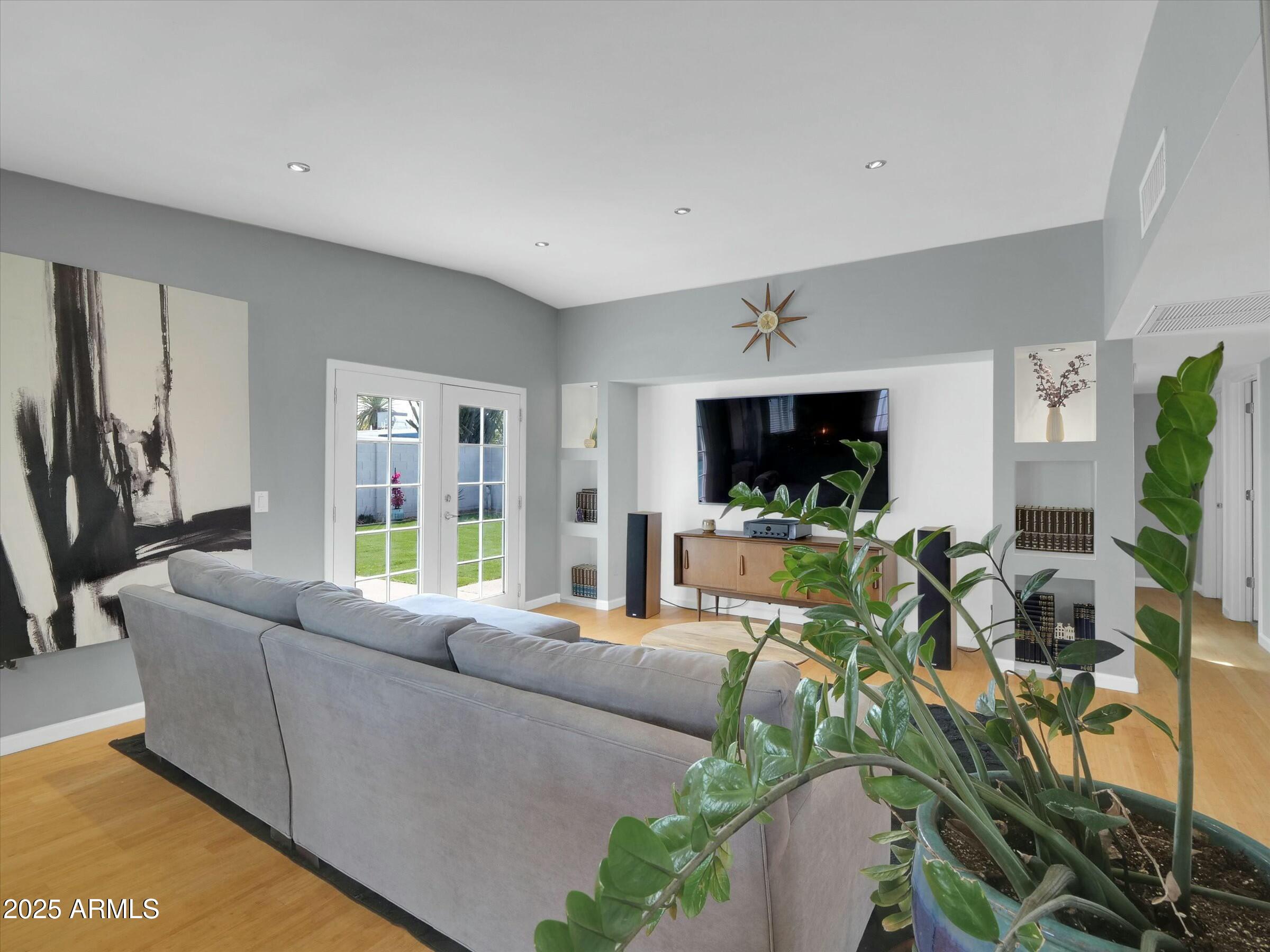 3707 E LAUREL Lane