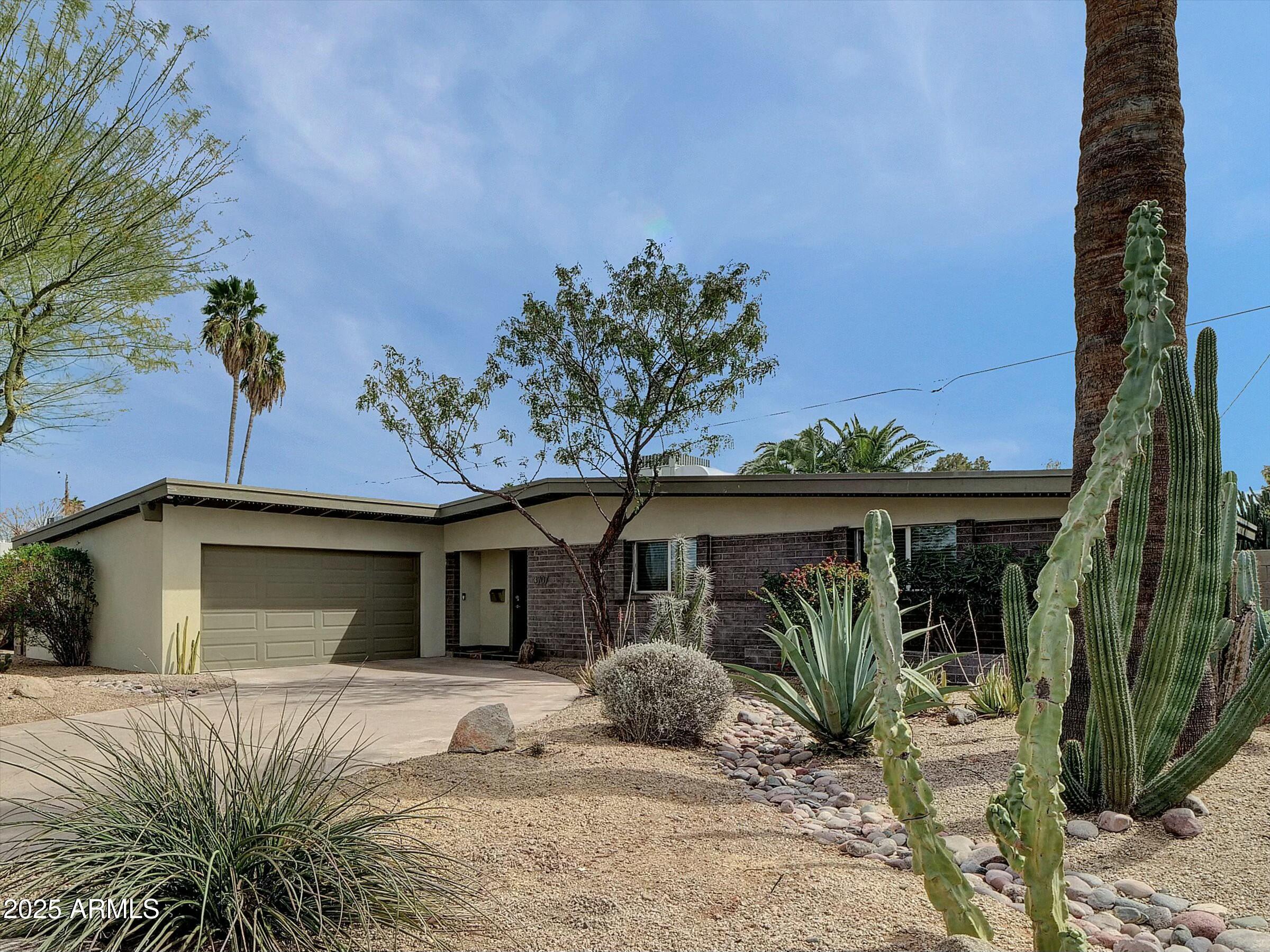 3707 E LAUREL Lane