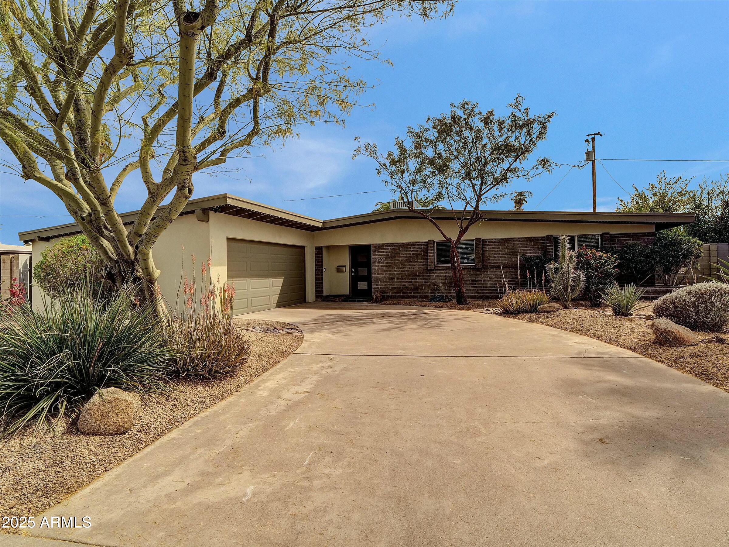 3707 E LAUREL Lane