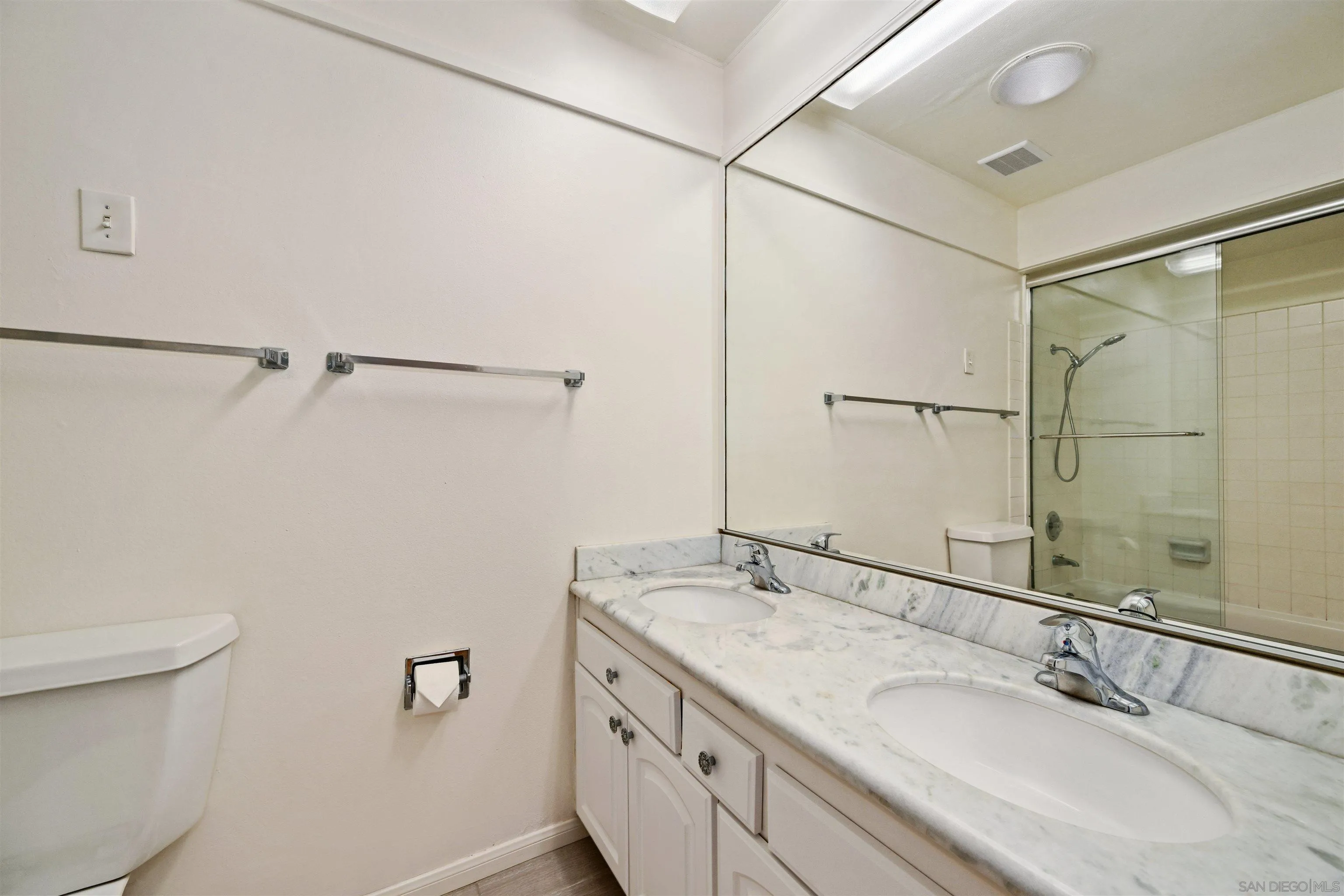3117 Mercer Ln