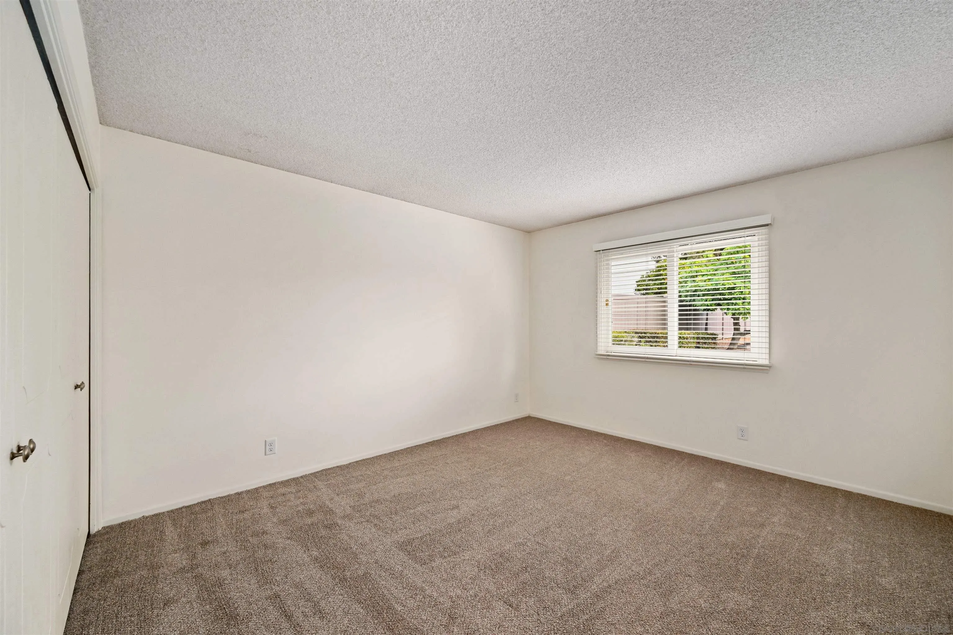 3117 Mercer Ln