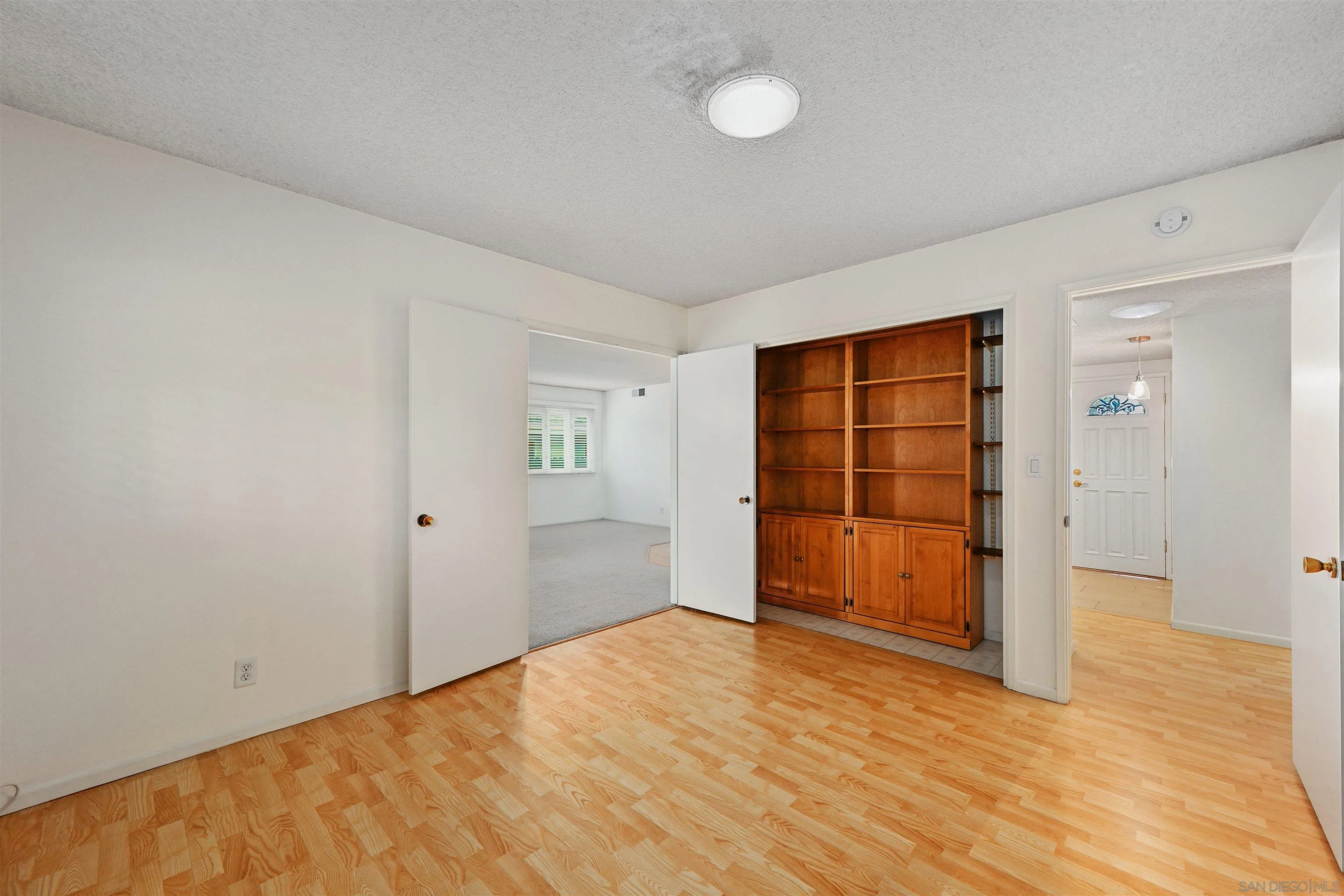 3117 Mercer Ln