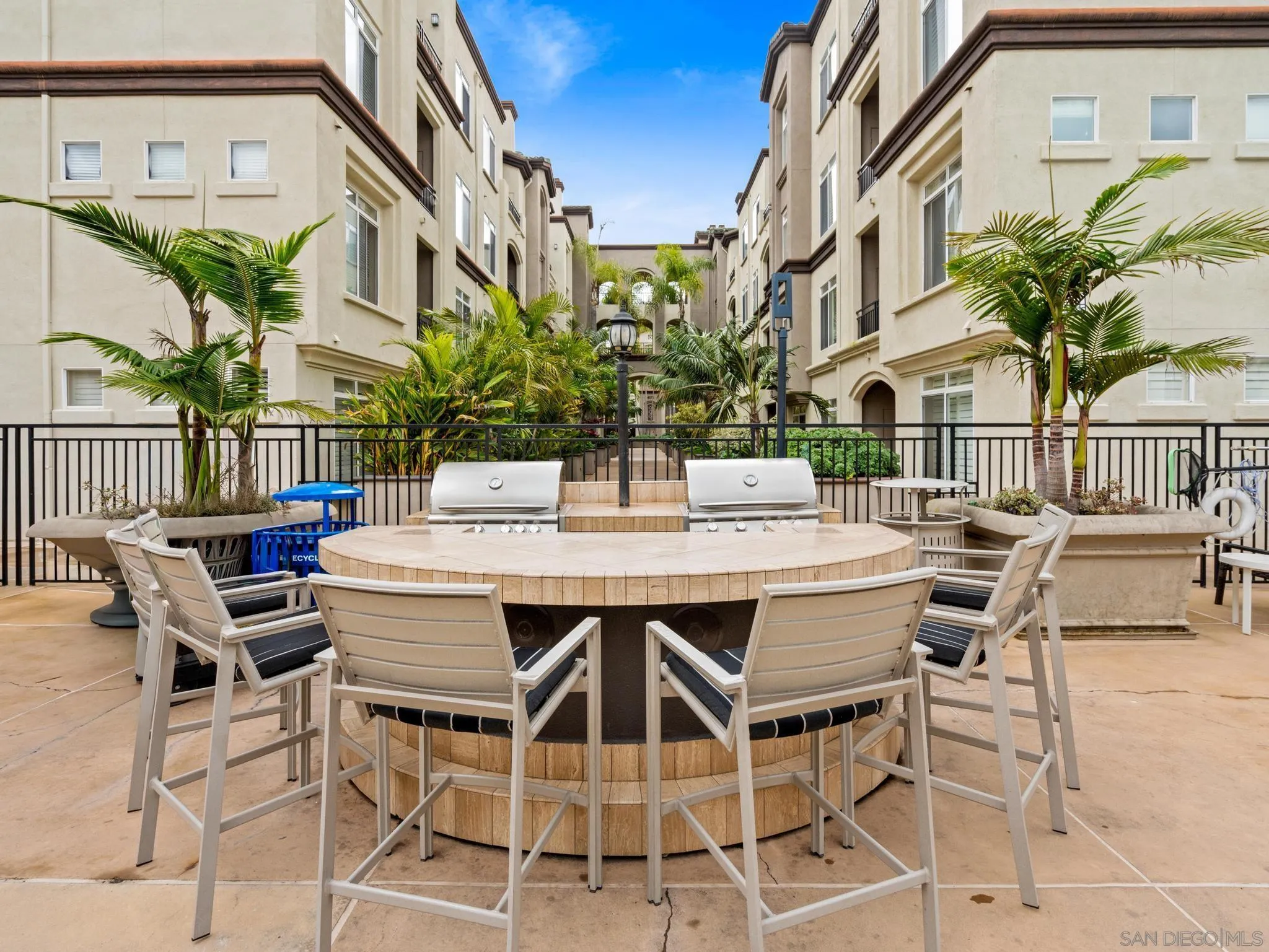 9263 Regents Rd Unit B302