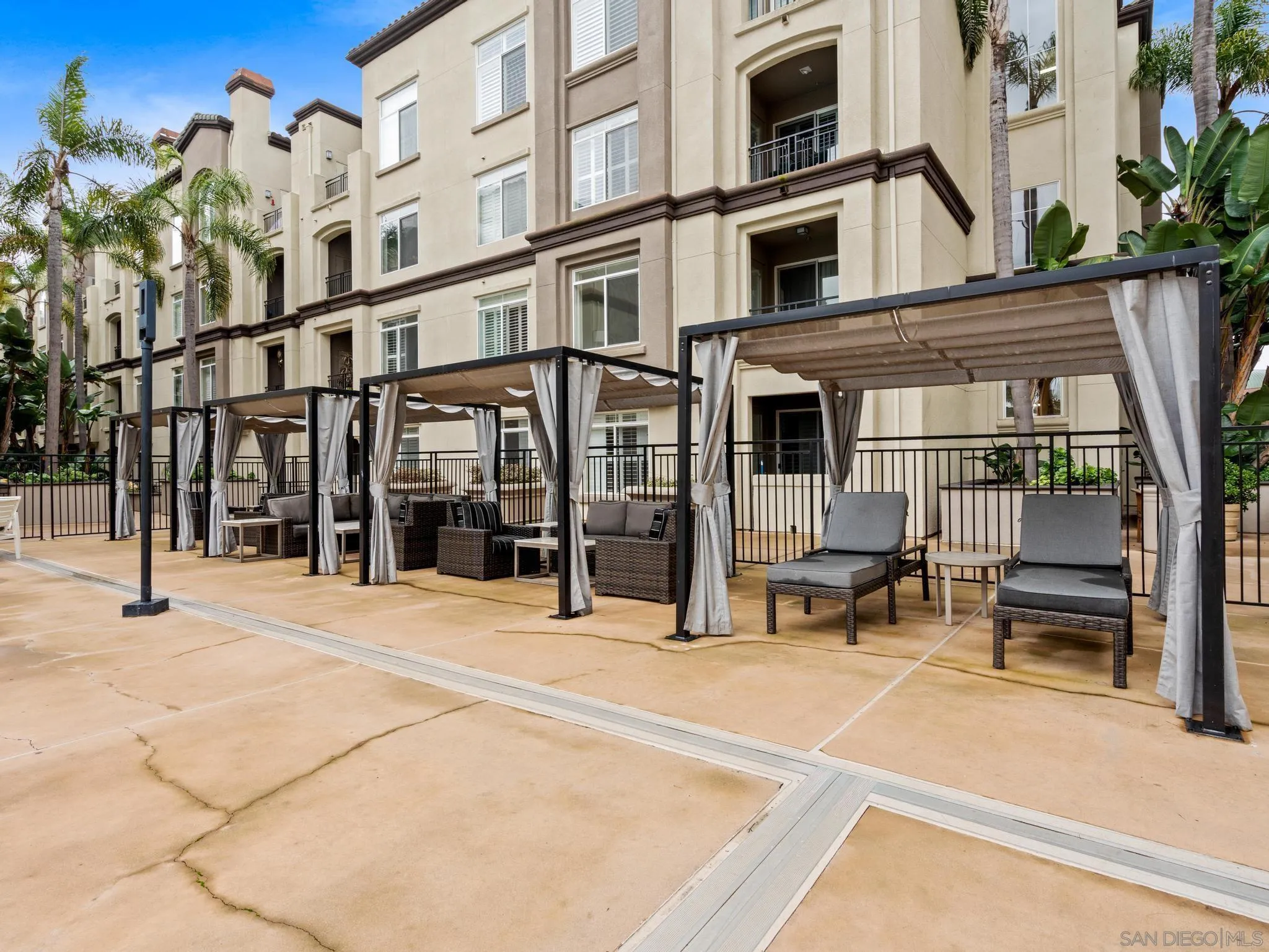 9263 Regents Rd Unit B302