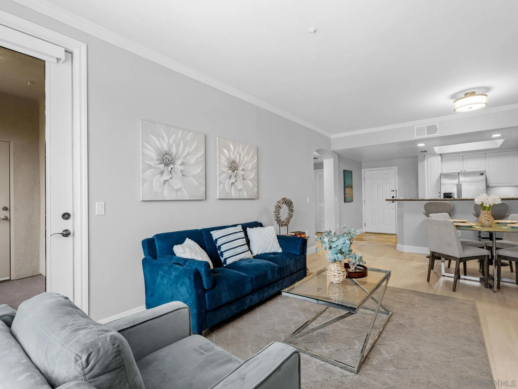 9263 Regents Rd Unit B302