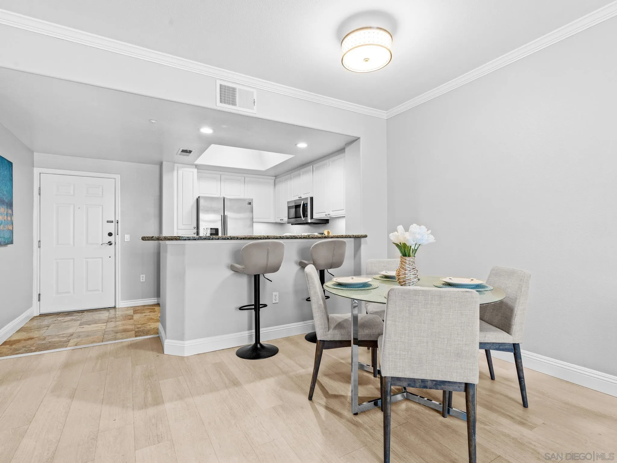 9263 Regents Rd Unit B302