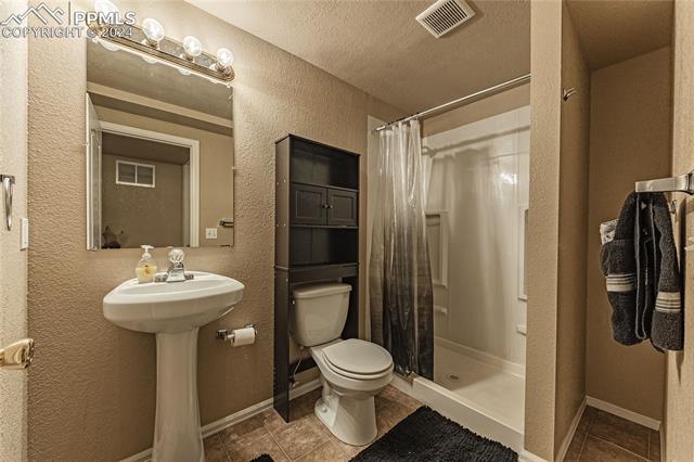 5634 Pioneer Mesa Drive