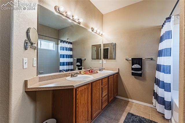 5634 Pioneer Mesa Drive