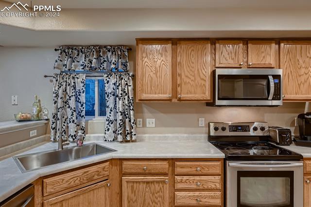 5634 Pioneer Mesa Drive