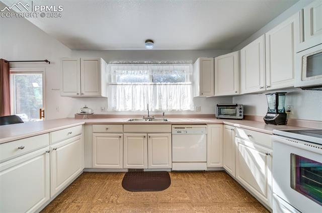 6935 Quicksilver Drive