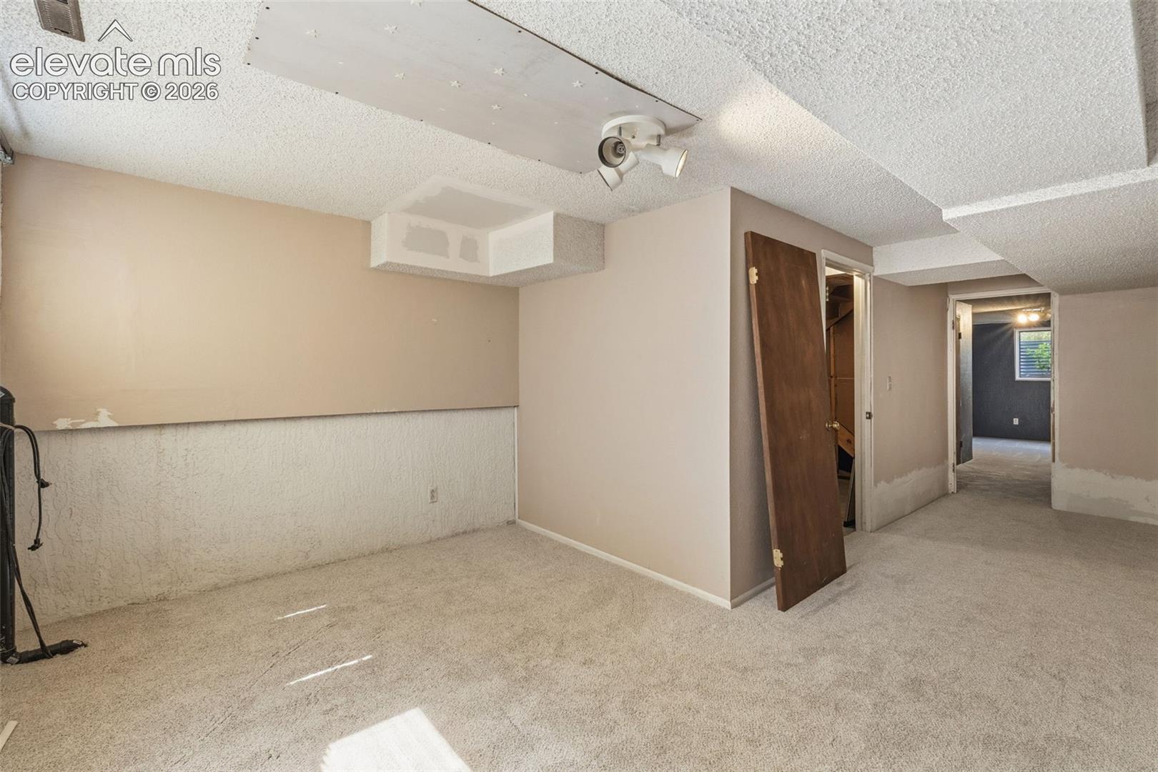 2914 Villa Loma Drive