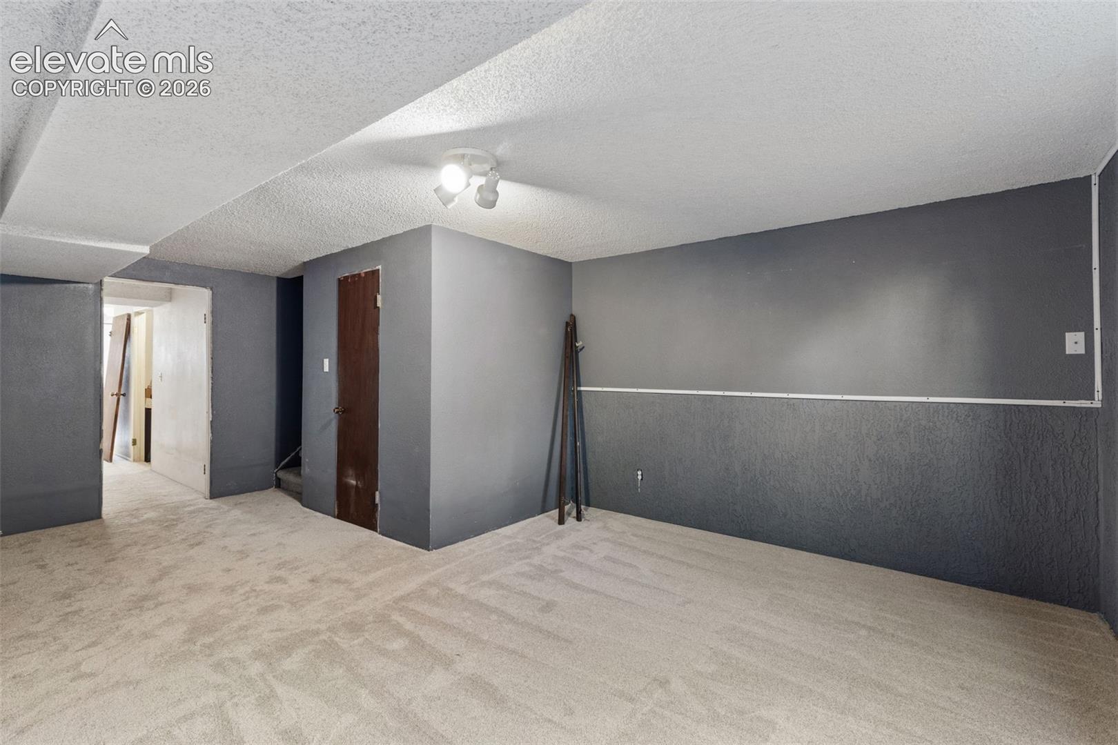 2914 Villa Loma Drive