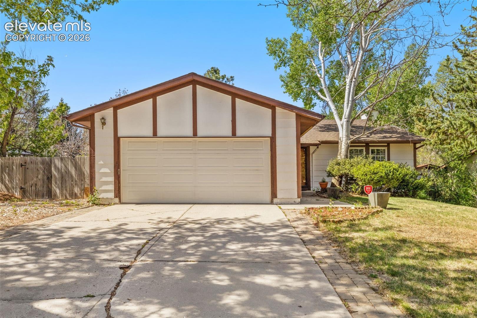 2914 Villa Loma Drive