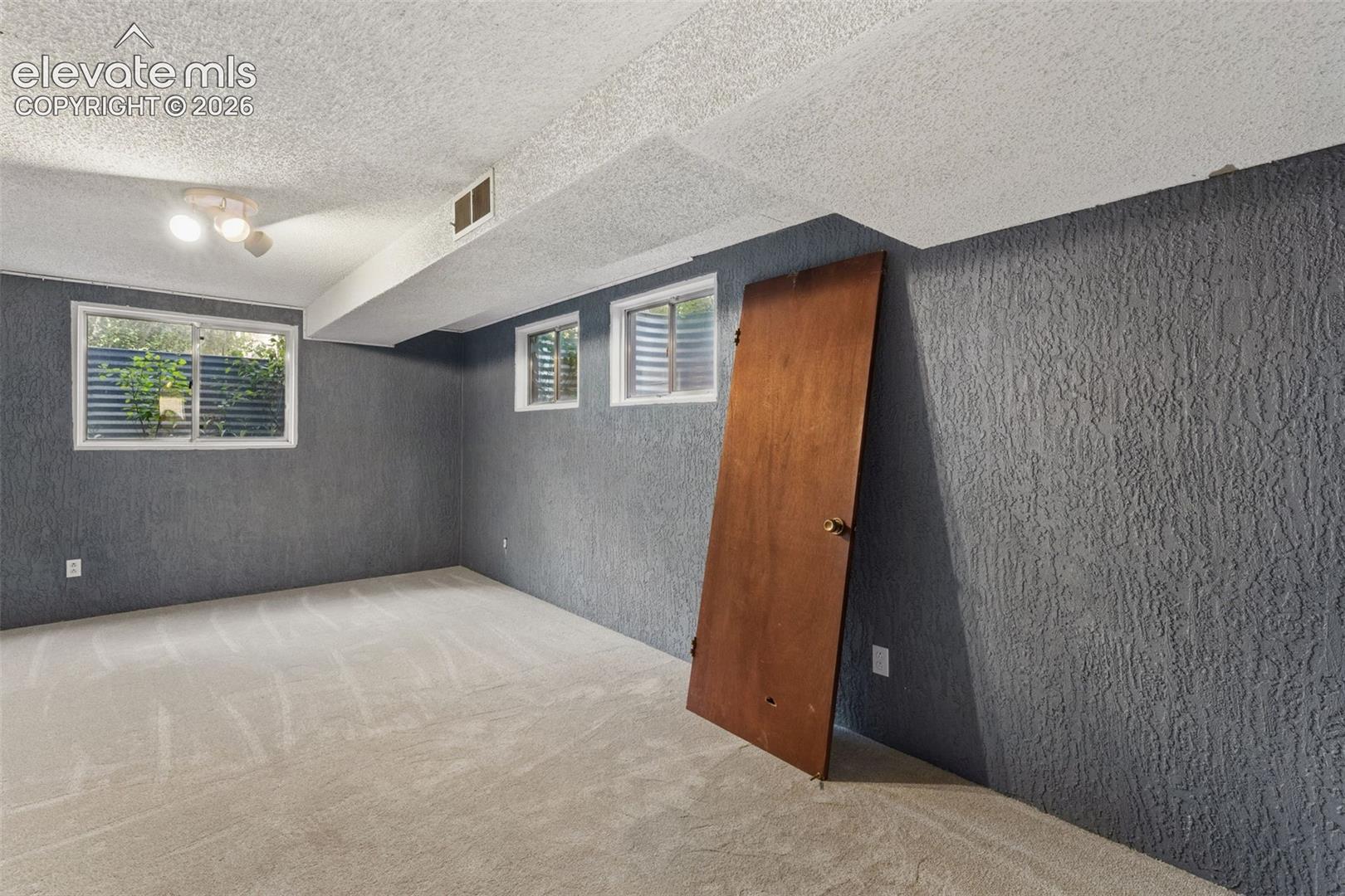 2914 Villa Loma Drive