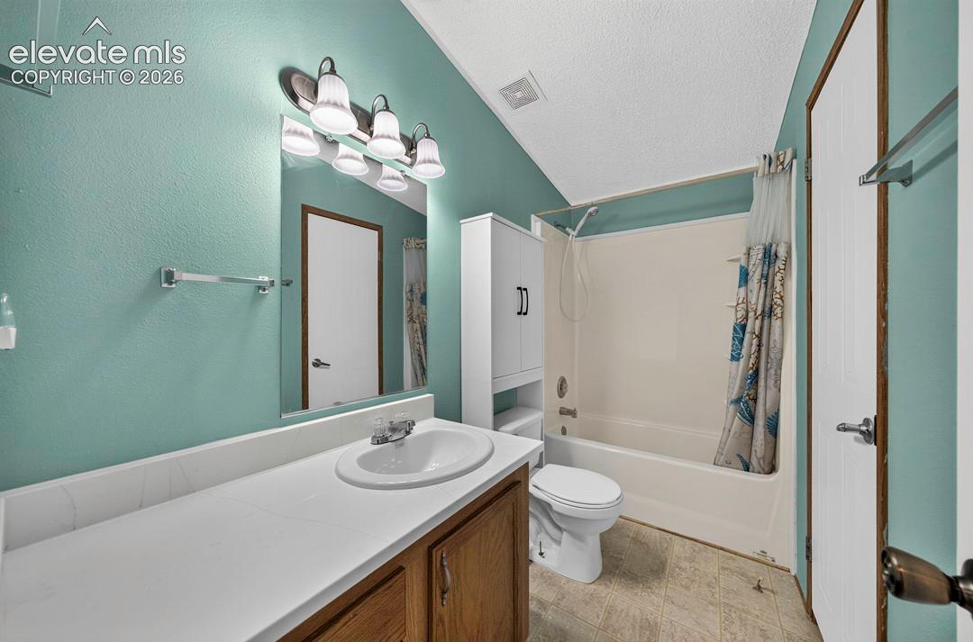 755 High Prairie Point