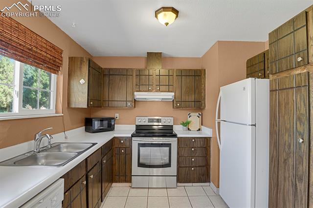 2502 W Anjelina Circle