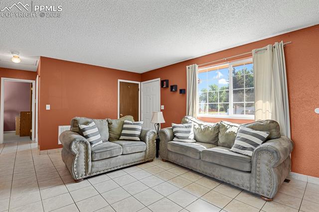 2502 W Anjelina Circle