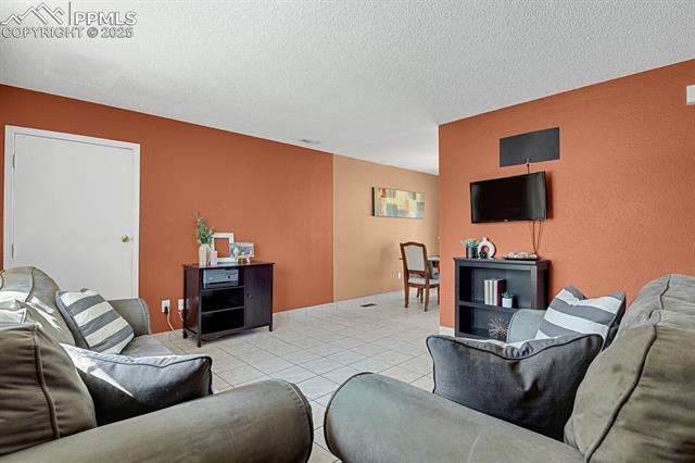 2502 W Anjelina Circle