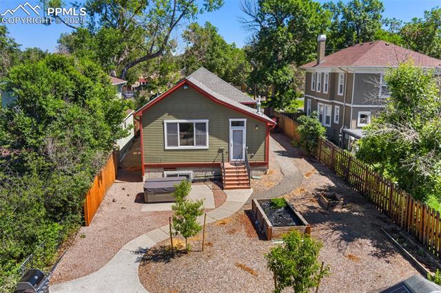 611 E Willamette Avenue