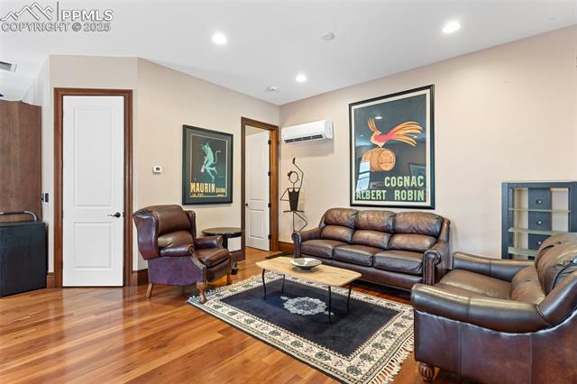 611 E Willamette Avenue