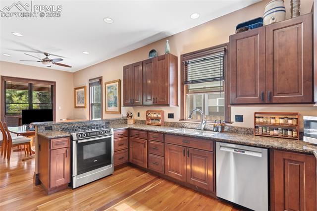 611 E Willamette Avenue