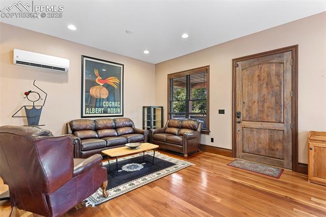 611 E Willamette Avenue